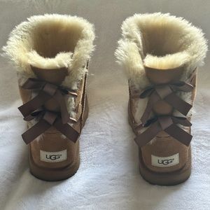 Bailey bow uggs